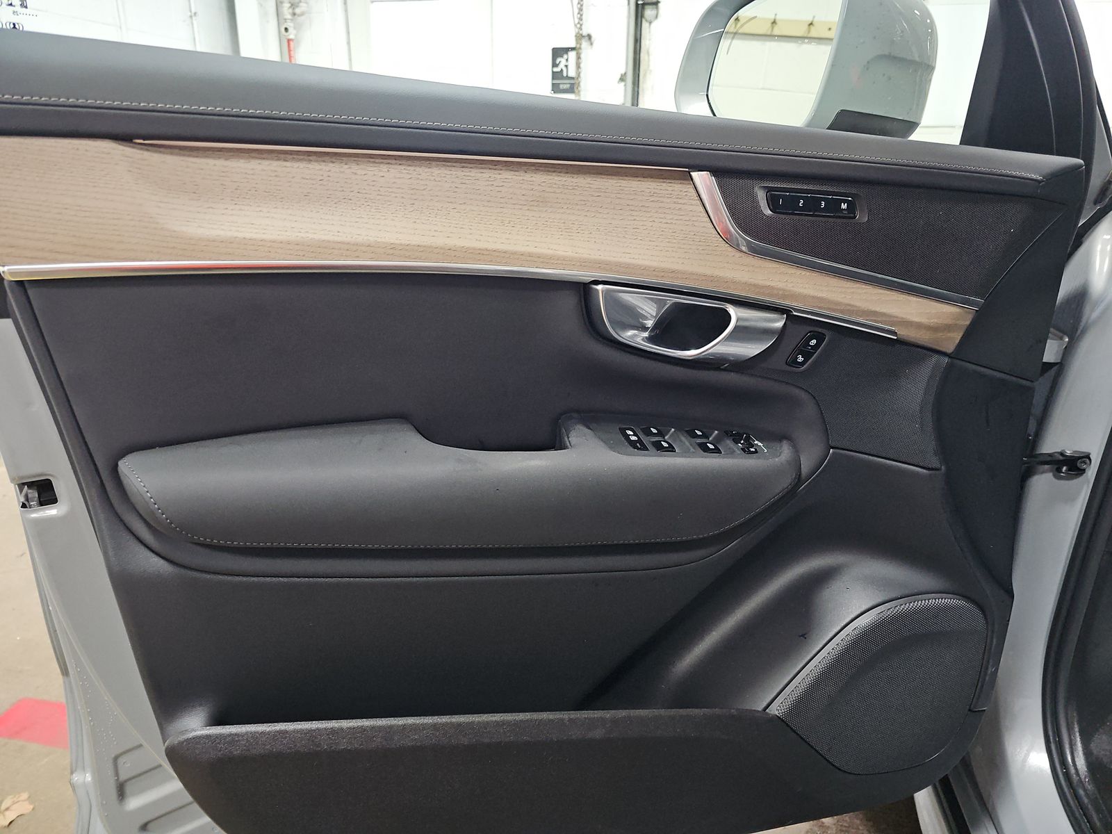 2025 Volvo XC90 B6 Plus AWD