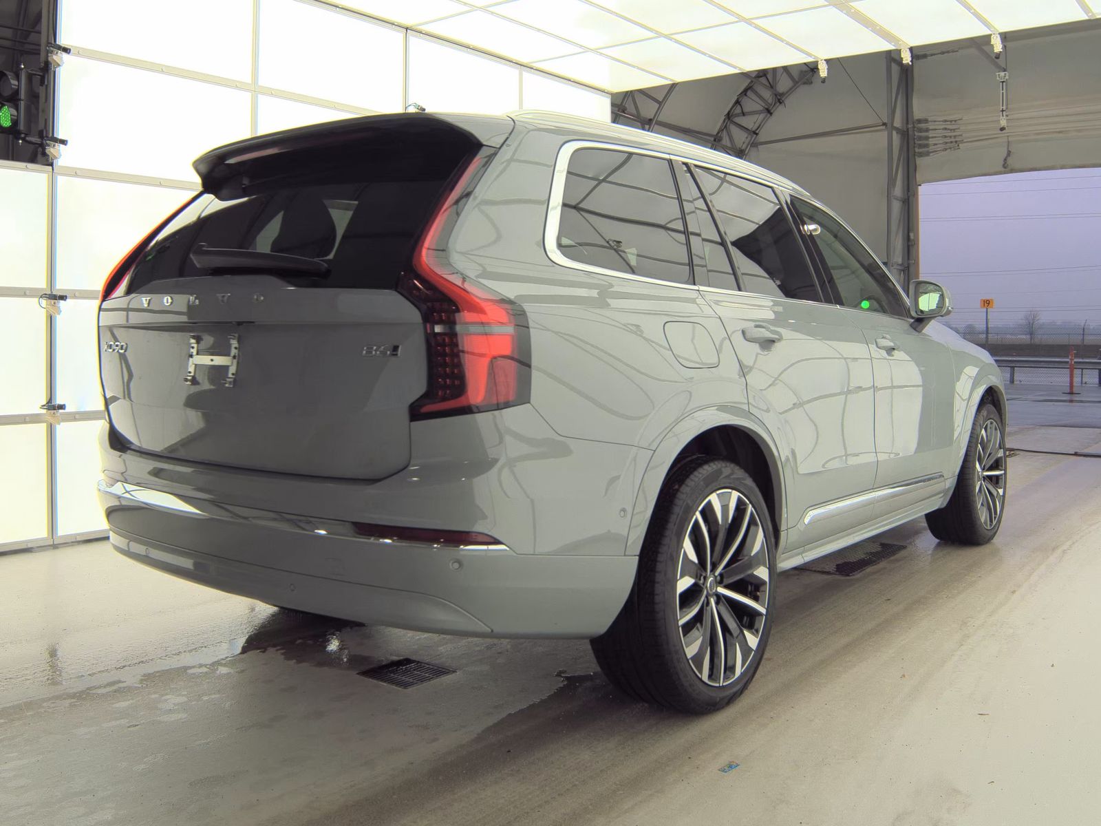 2025 Volvo XC90 B6 Plus AWD