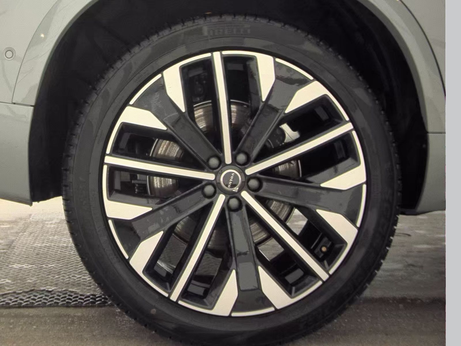 2025 Volvo XC90 B6 Plus AWD