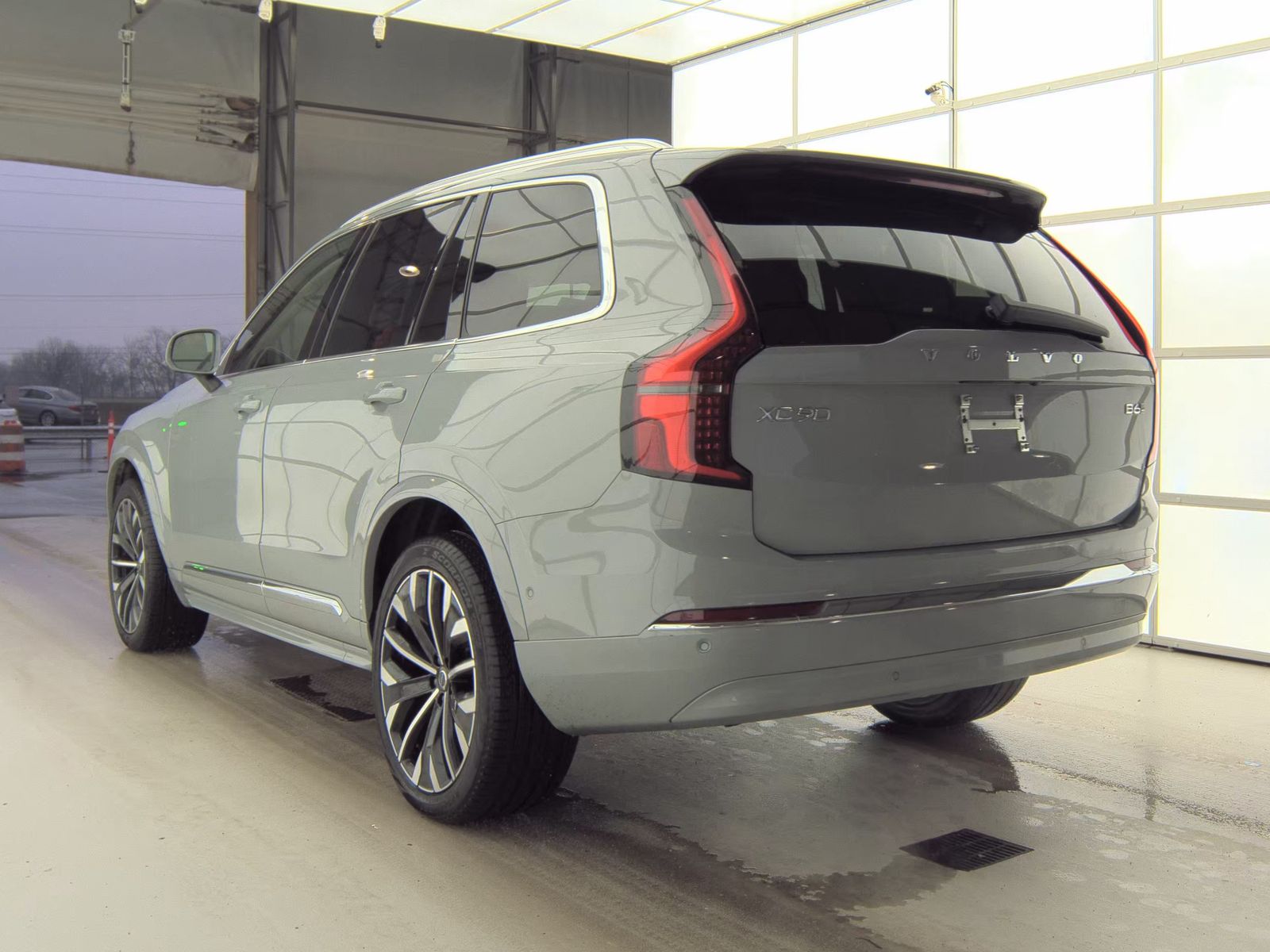 2025 Volvo XC90 B6 Plus AWD