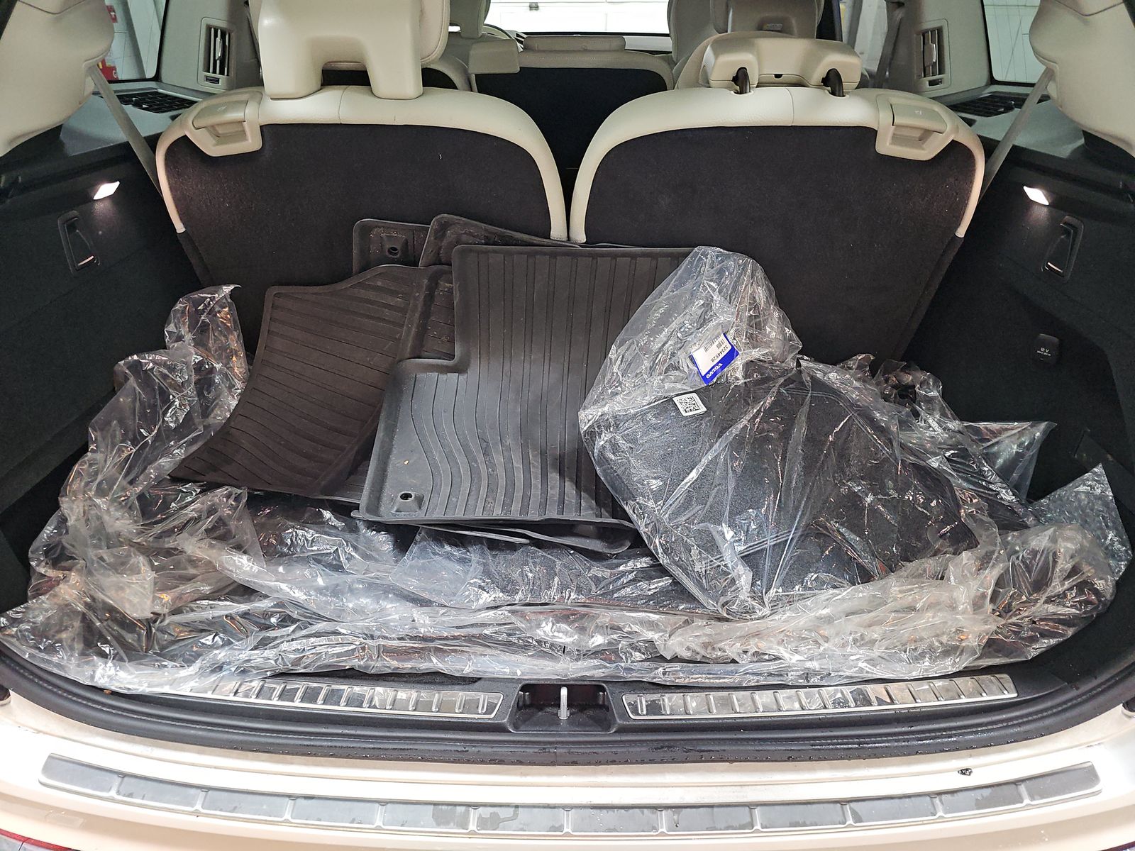 2025 Volvo XC90 Plug-In Hybrid T8 Plus AWD