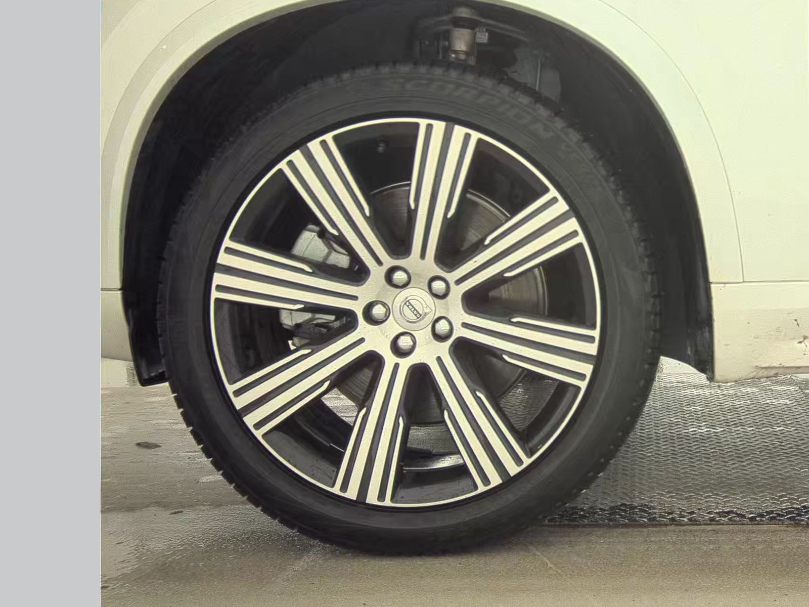 2025 Volvo XC90 Plug-In Hybrid T8 Plus AWD