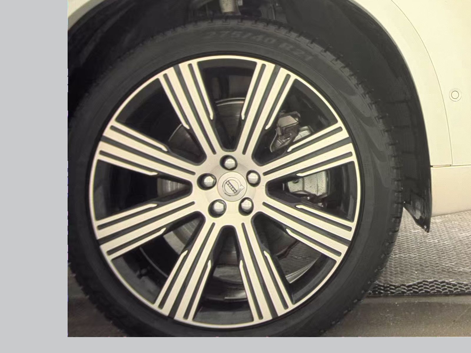 2025 Volvo XC90 Plug-In Hybrid T8 Plus AWD