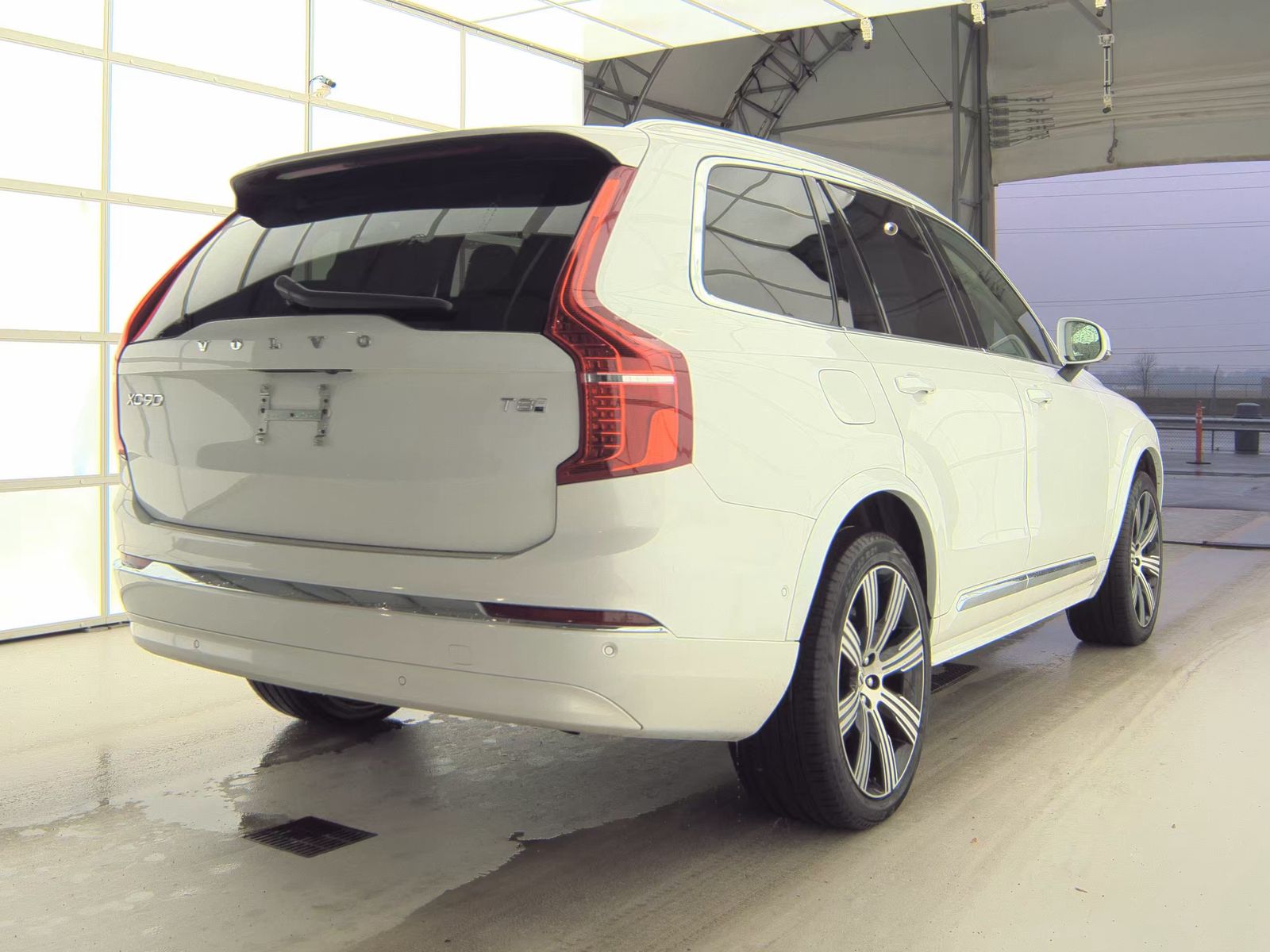 2025 Volvo XC90 Plug-In Hybrid T8 Plus AWD