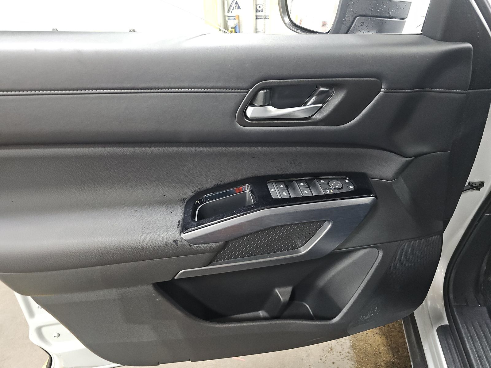 2025 Nissan Pathfinder SL AWD