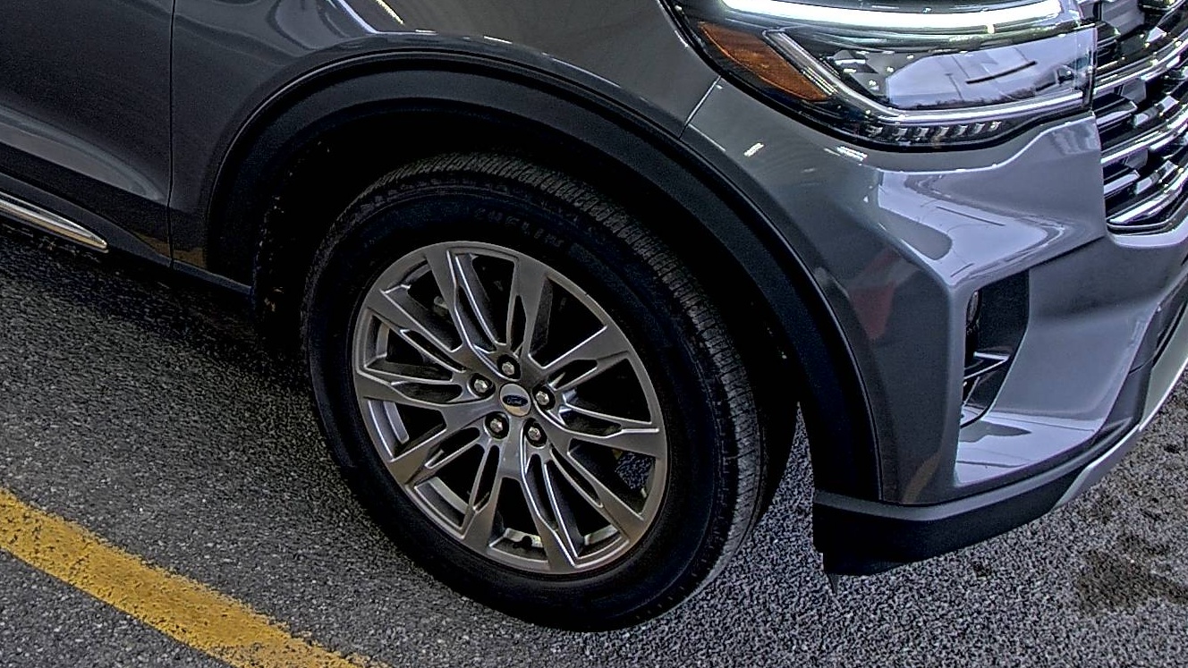 2025 Ford Explorer Active AWD