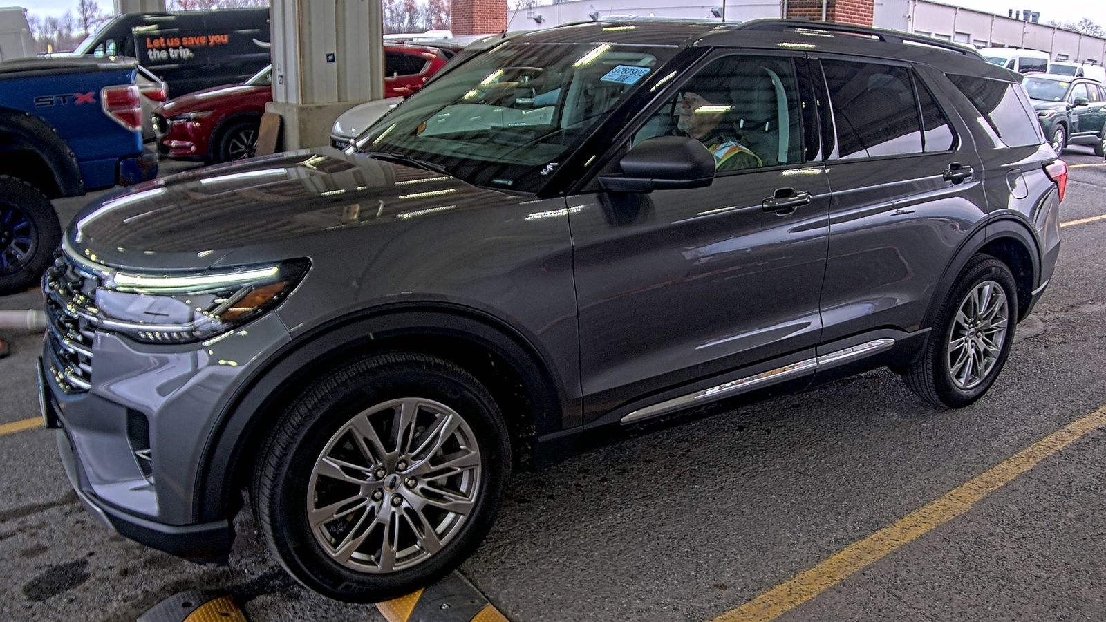 2025 Ford Explorer Active AWD