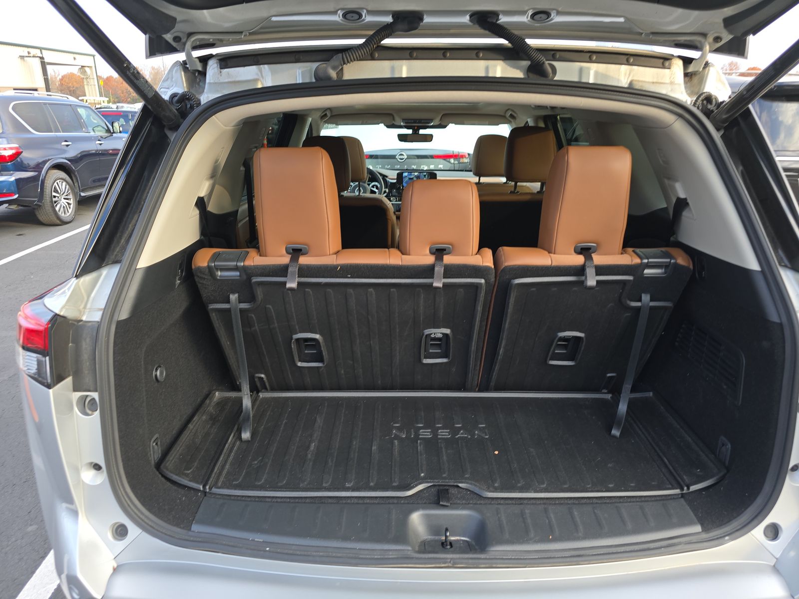 2024 Nissan Pathfinder Platinum FWD