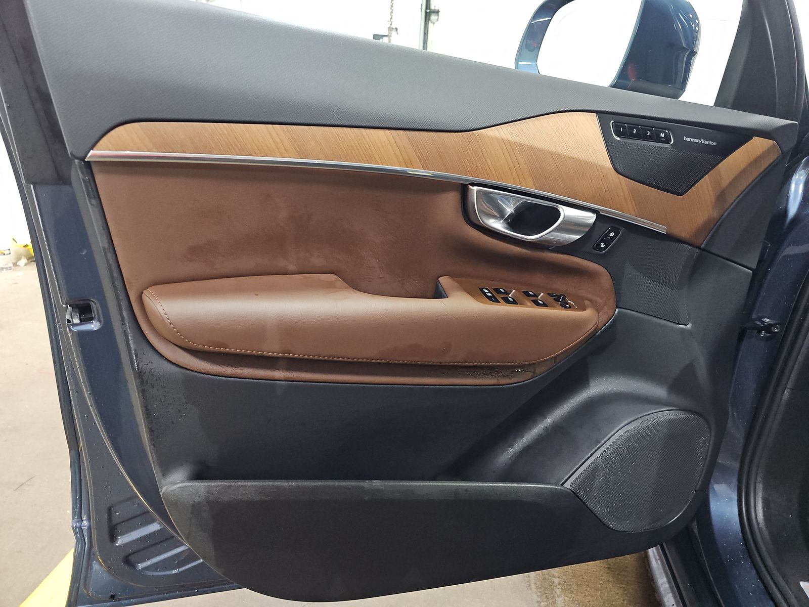 2023 Volvo XC90 B6 Plus AWD