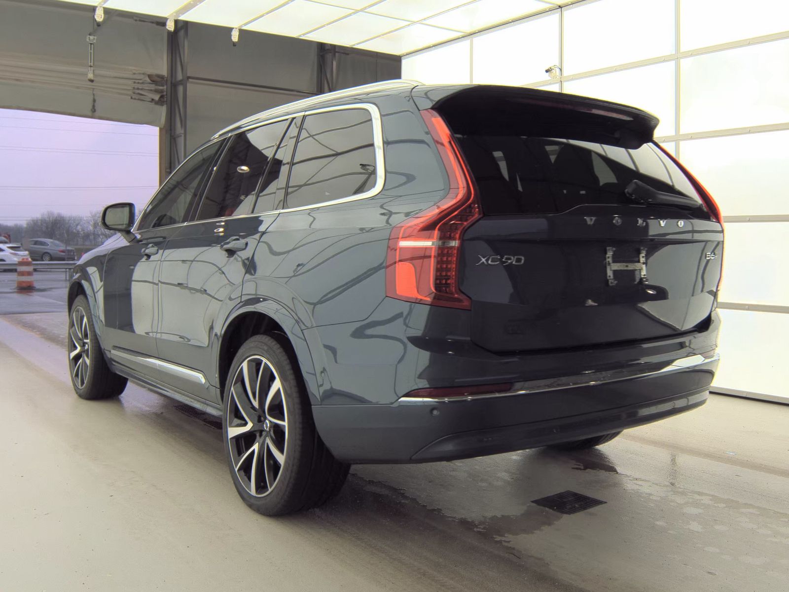 2023 Volvo XC90 B6 Plus AWD