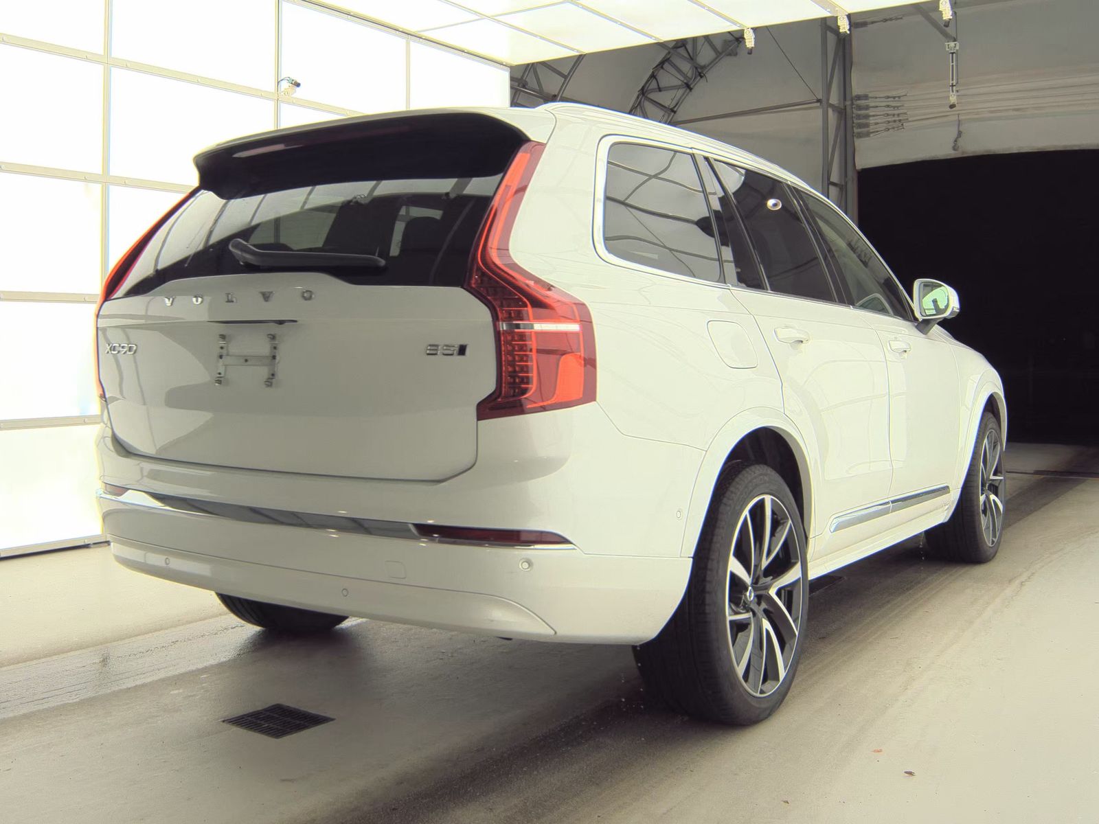 2025 Volvo XC90 B5 Plus AWD