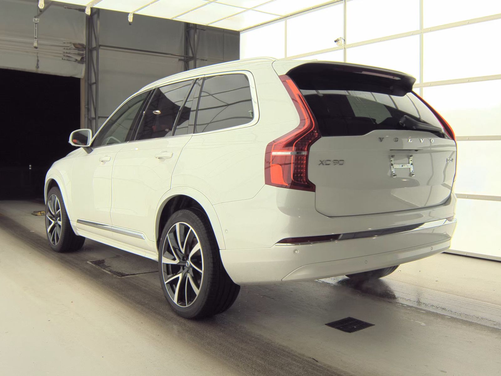 2025 Volvo XC90 B5 Plus AWD