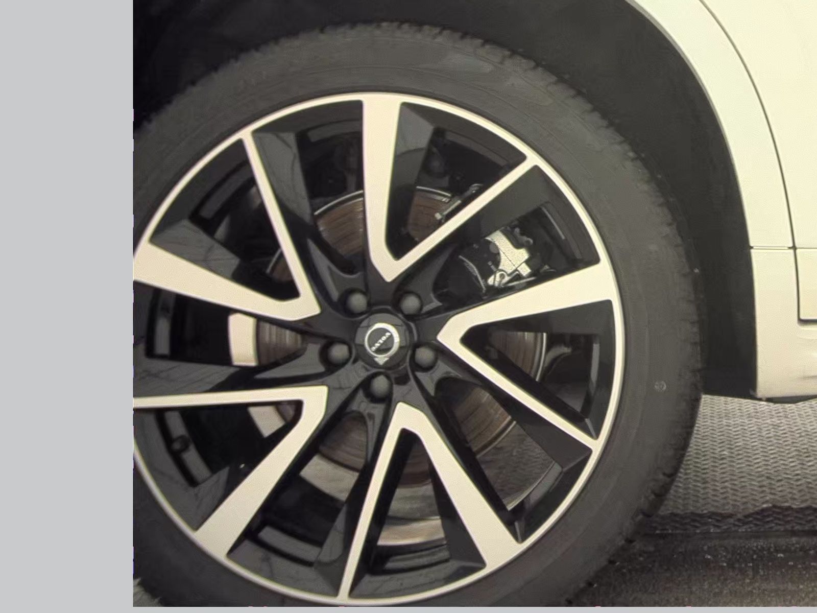 2025 Volvo XC90 B5 Plus AWD