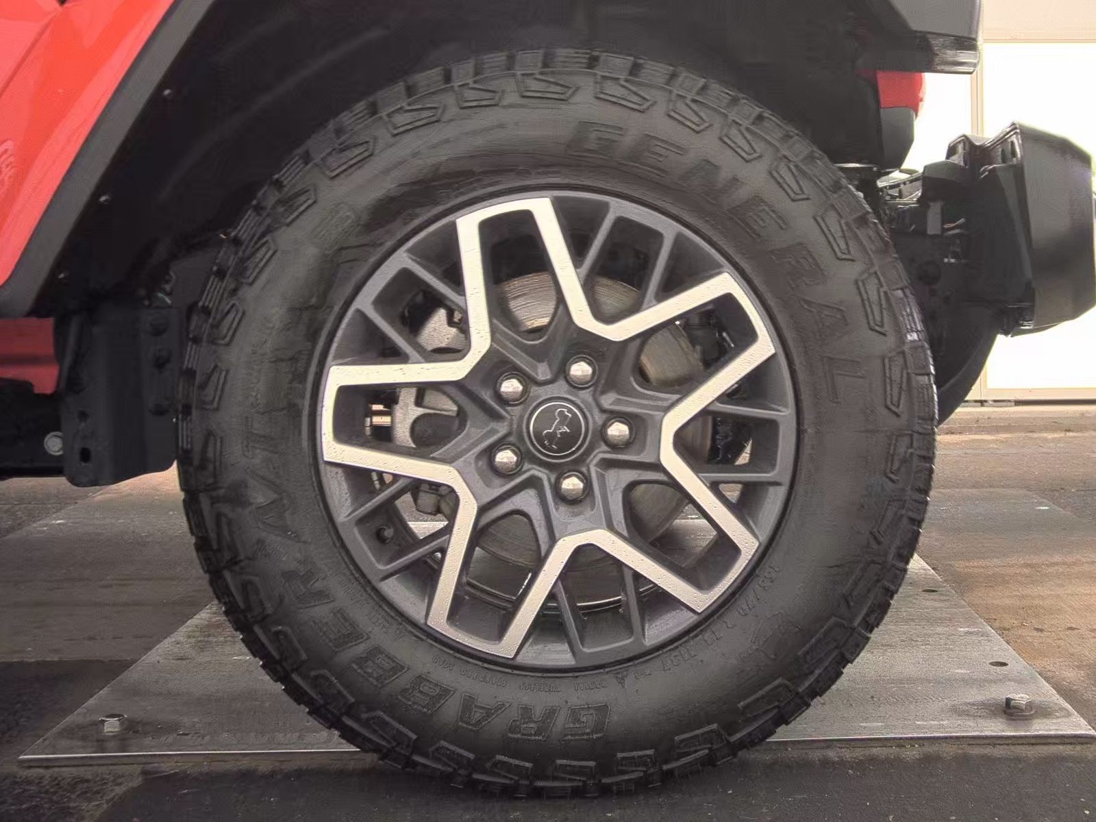 2024 Jeep Wrangler Sahara AWD