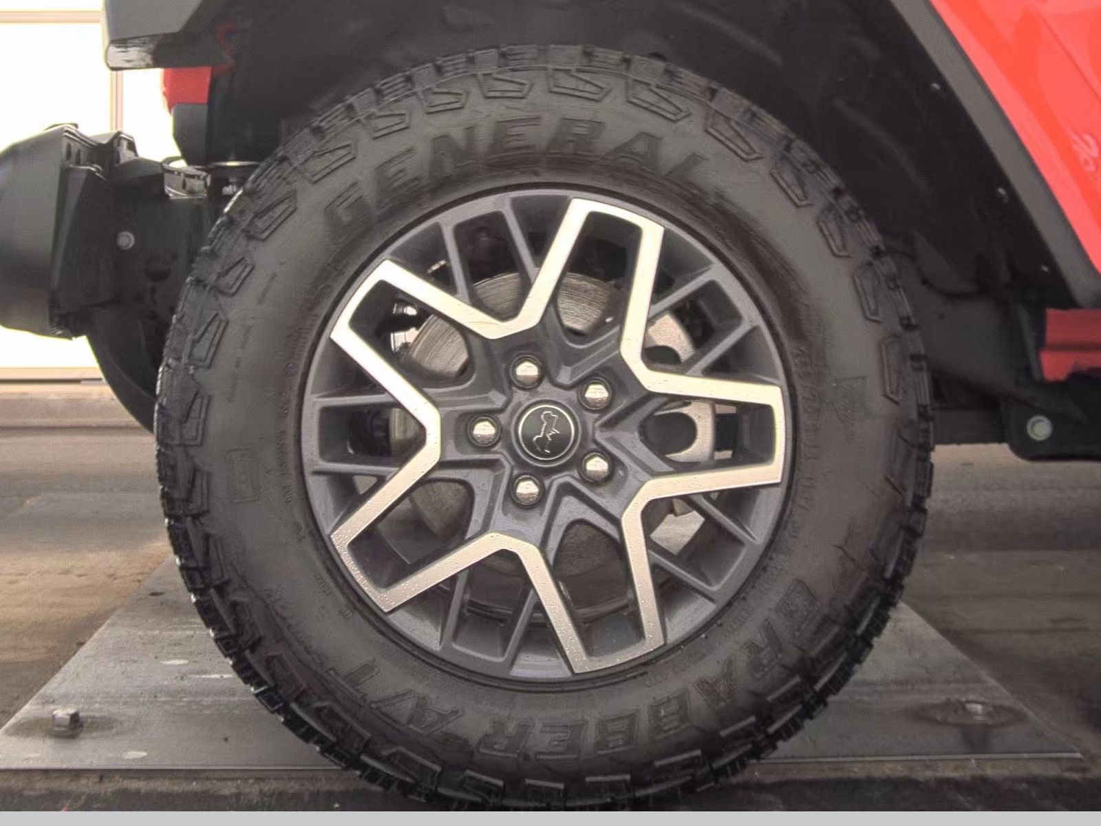 2024 Jeep Wrangler Sahara AWD