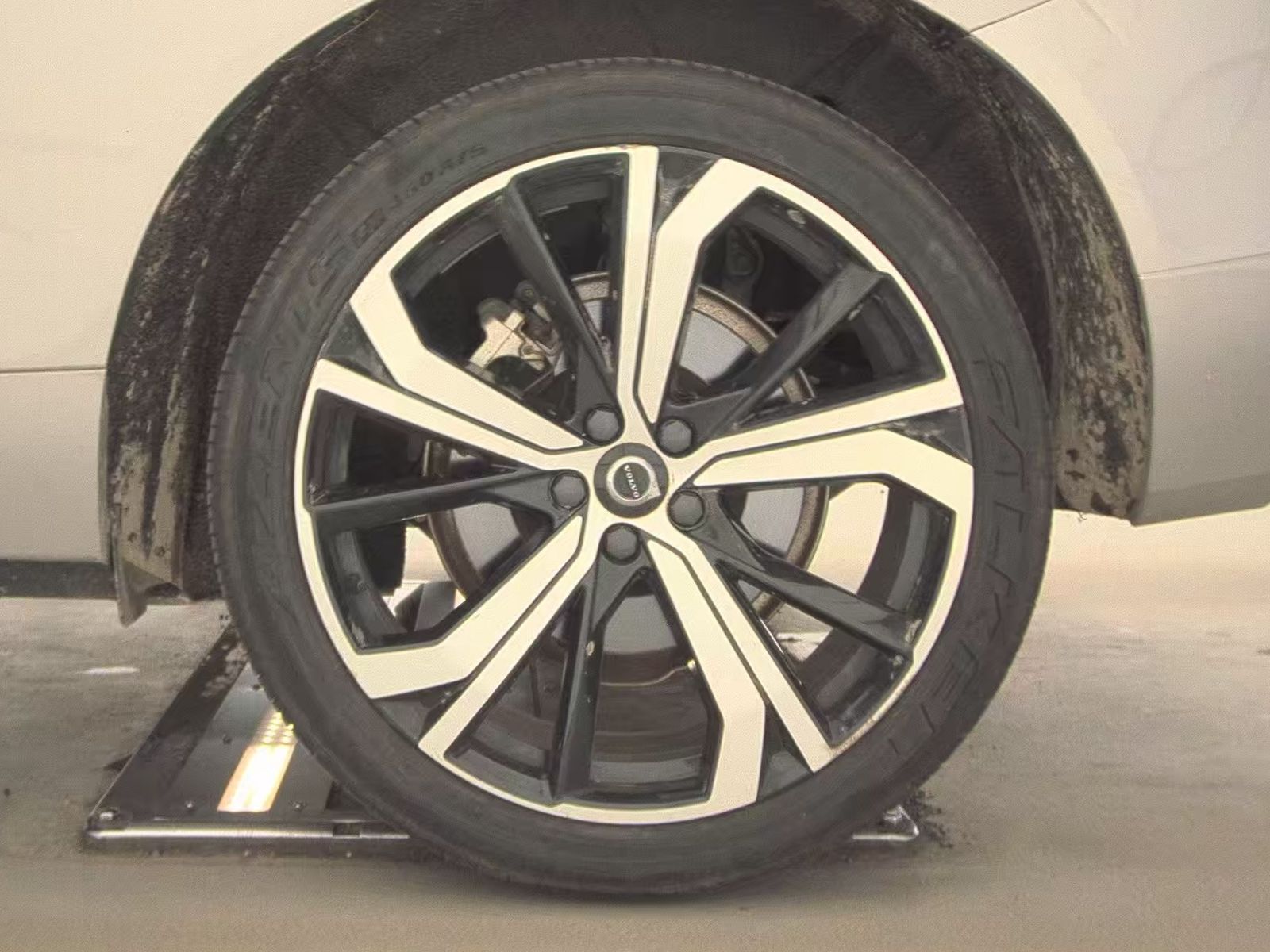 2022 Volvo XC60 Recharge T8 R-Design AWD