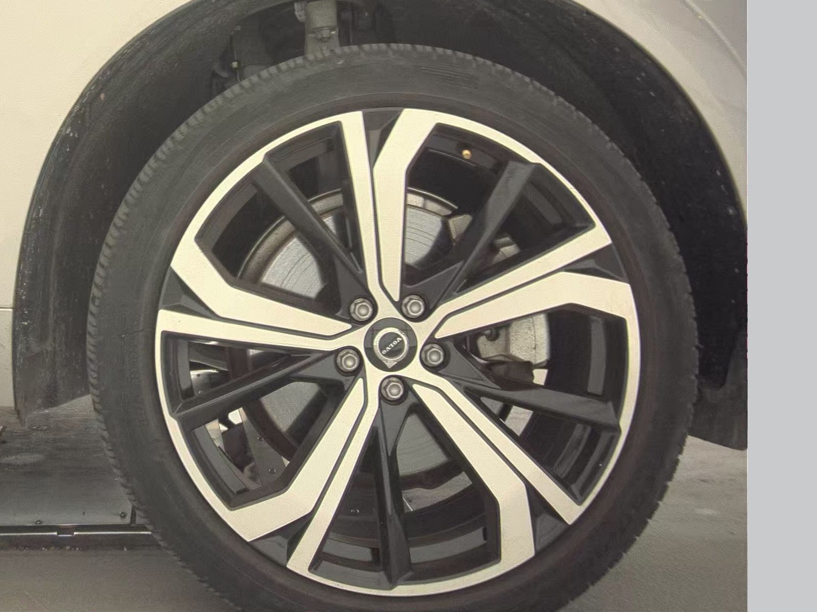 2022 Volvo XC60 Recharge T8 R-Design AWD