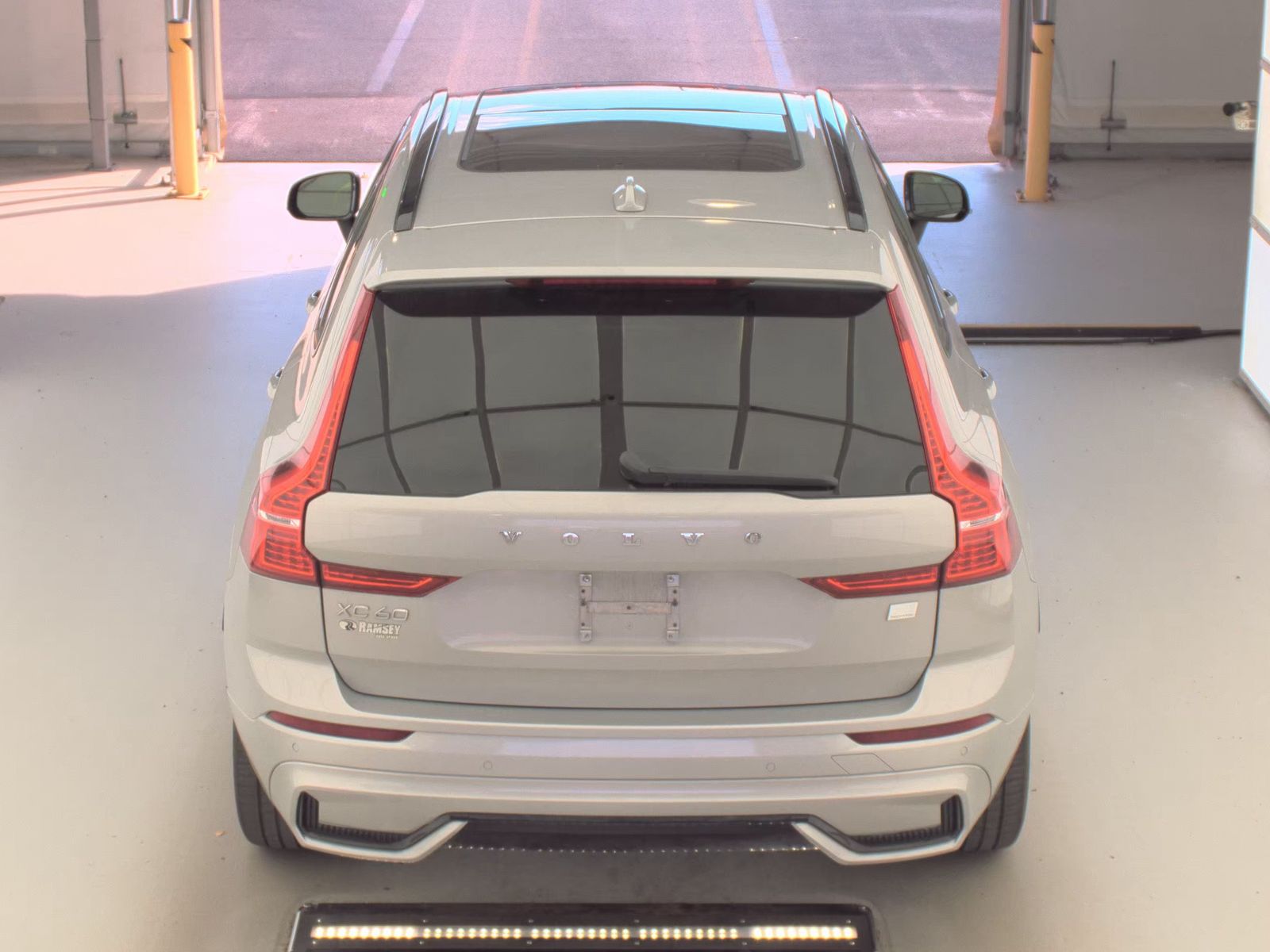 2022 Volvo XC60 Recharge T8 R-Design AWD