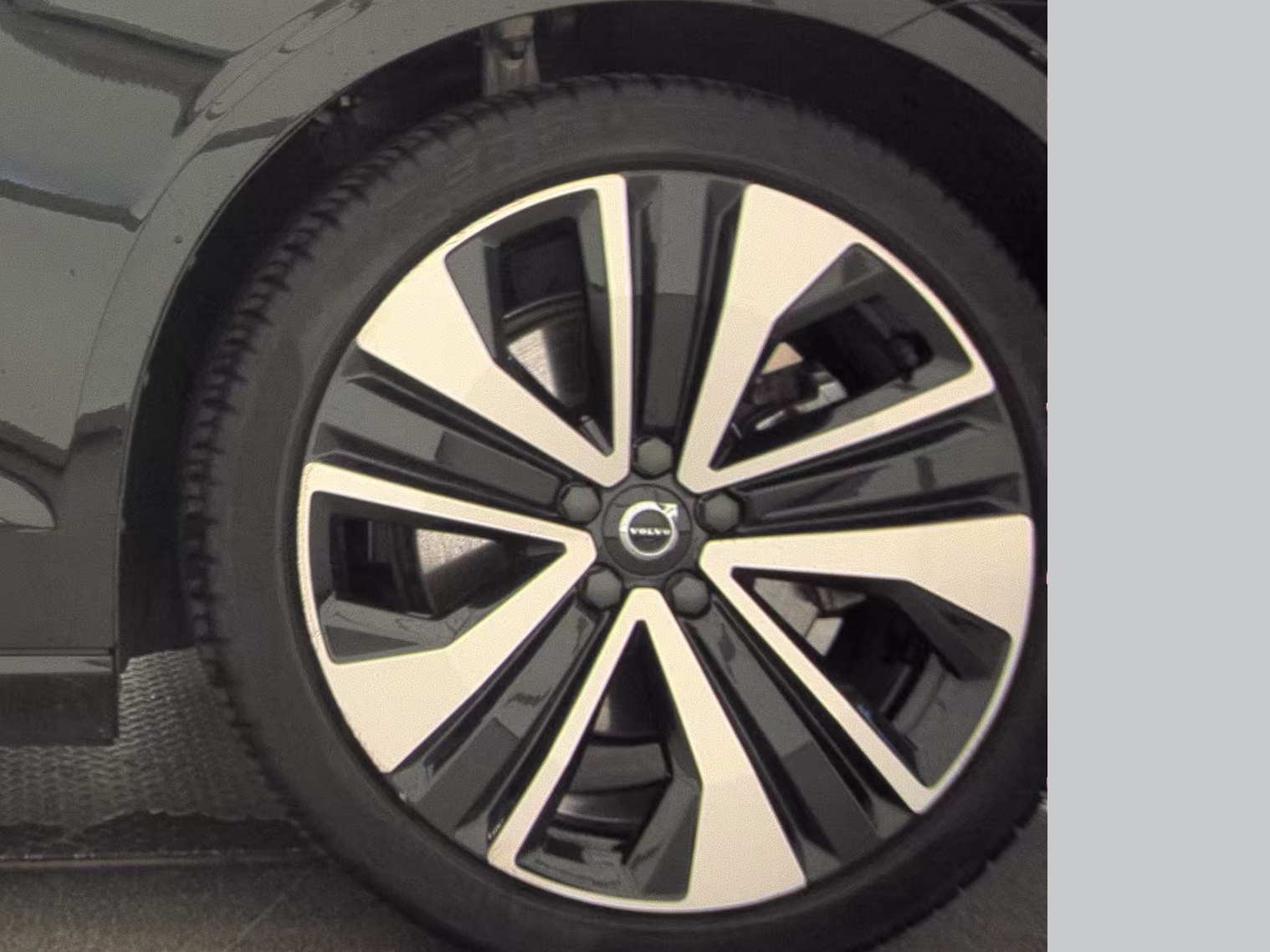 2023 Volvo S60 B5 Ultimate AWD