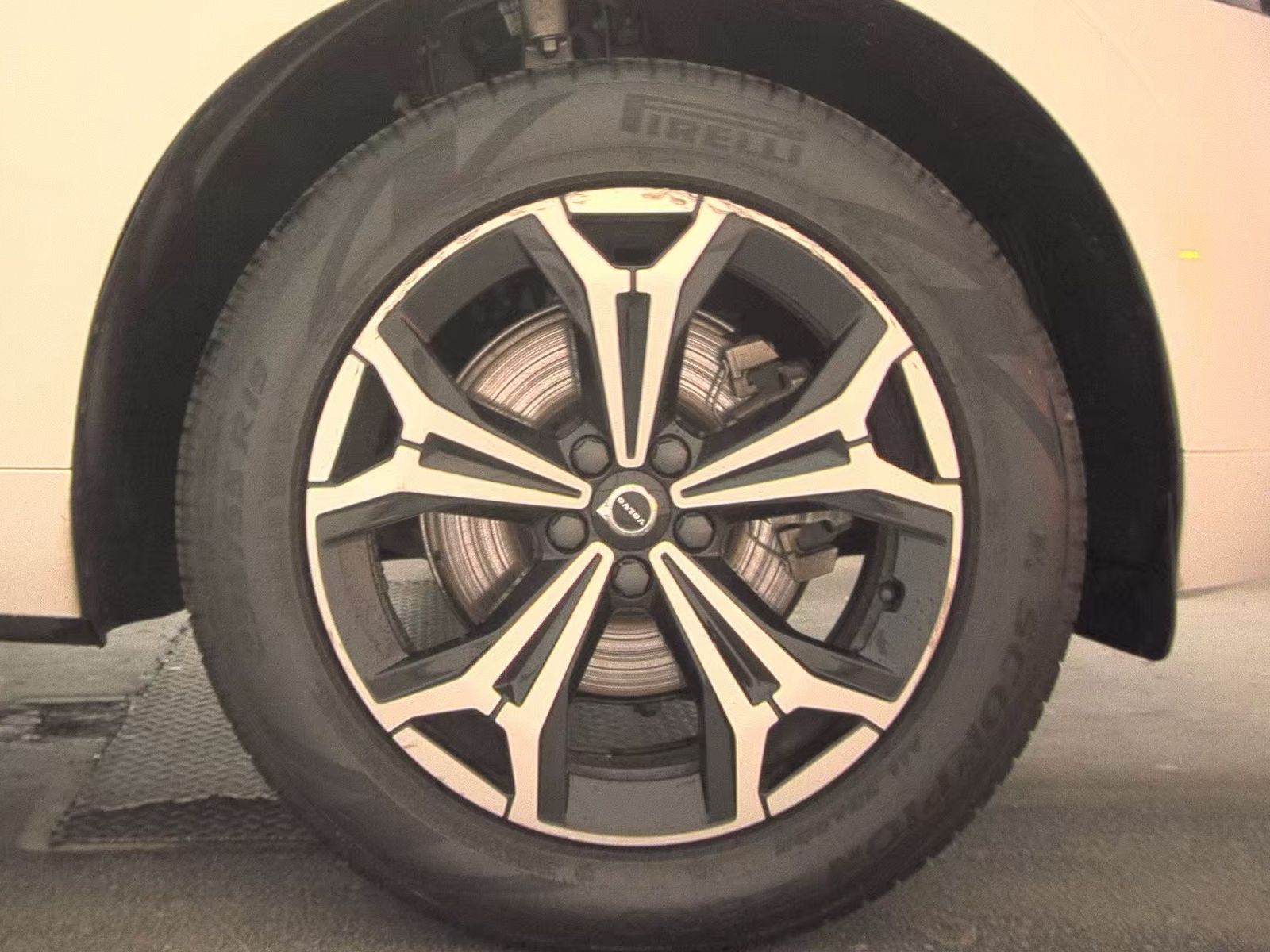 2022 Volvo XC60 B5 Momentum AWD