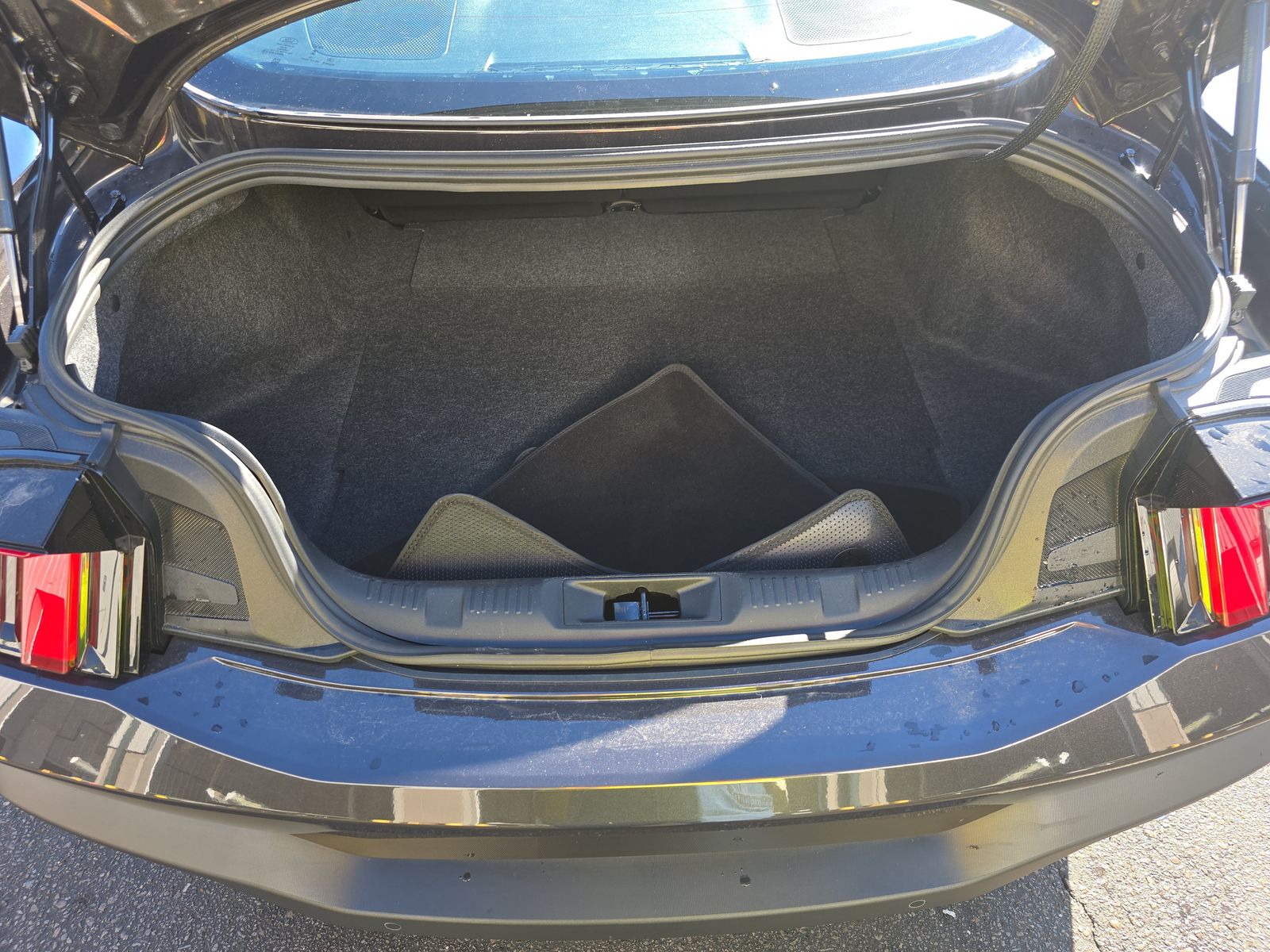 2024 Ford Mustang EcoBoost Premium RWD