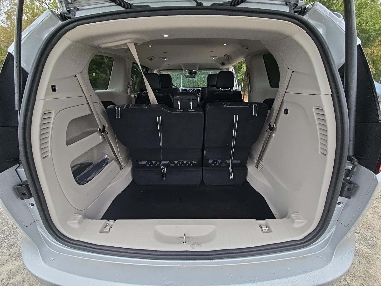 2024 Chrysler Pacifica Touring L FWD