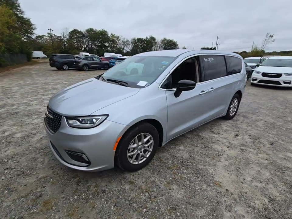 2024 Chrysler Pacifica Touring L FWD