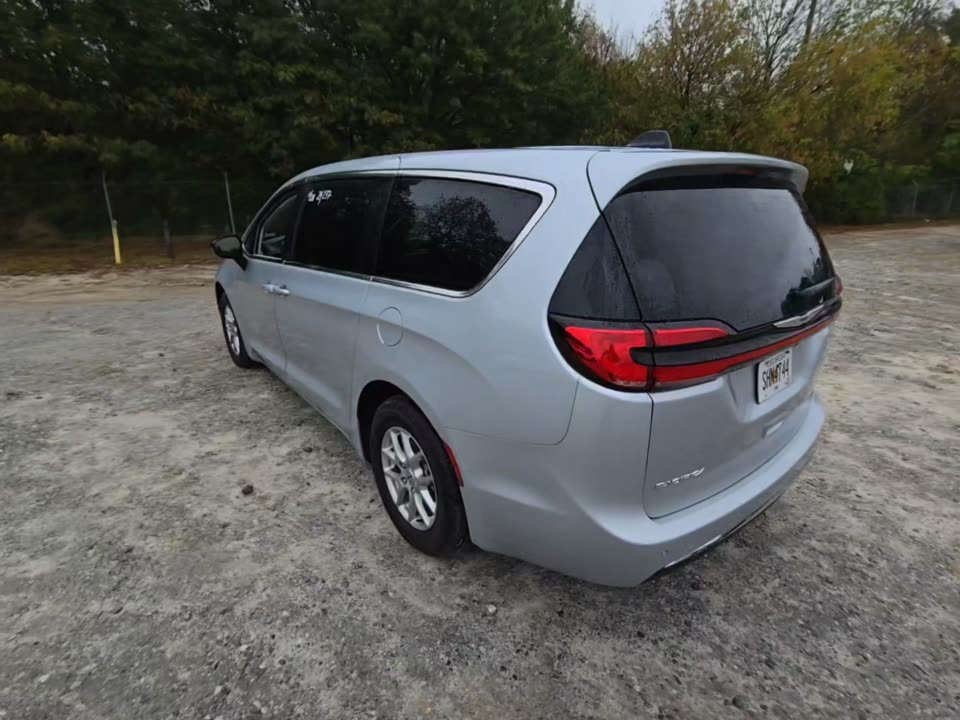 2024 Chrysler Pacifica Touring L FWD