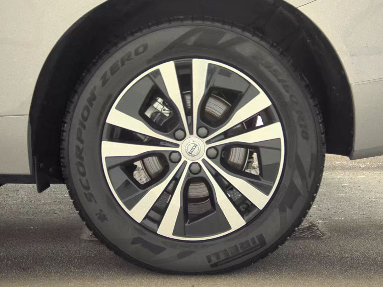 2025 Volvo XC60 B5 Core AWD