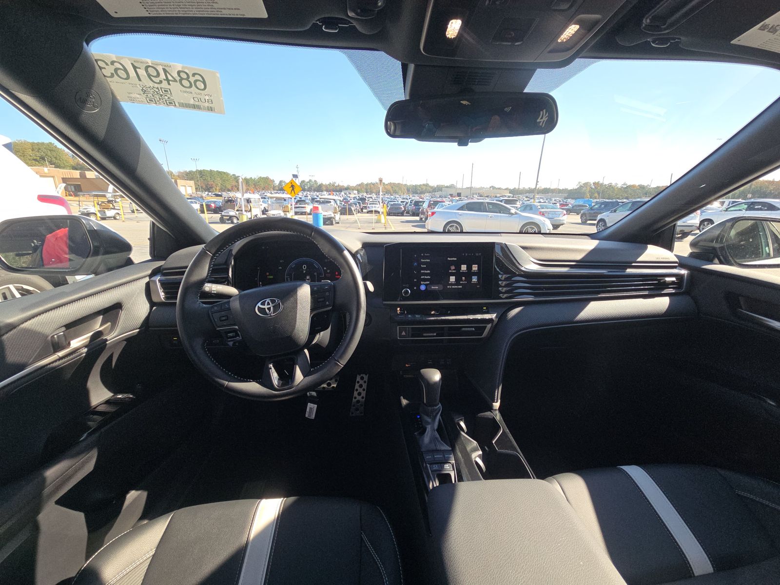 2025 Toyota Camry SE FWD