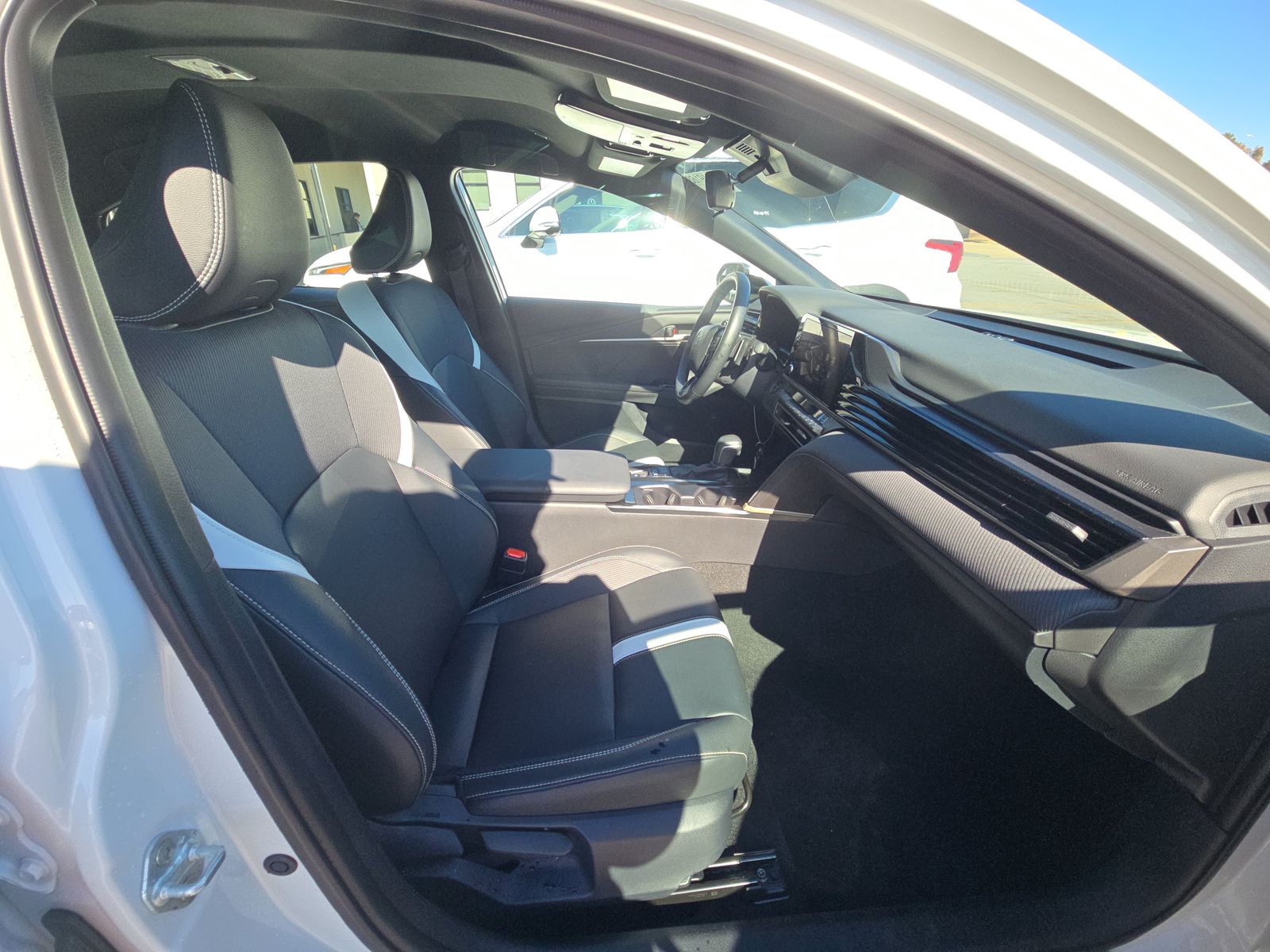 2025 Toyota Camry SE FWD