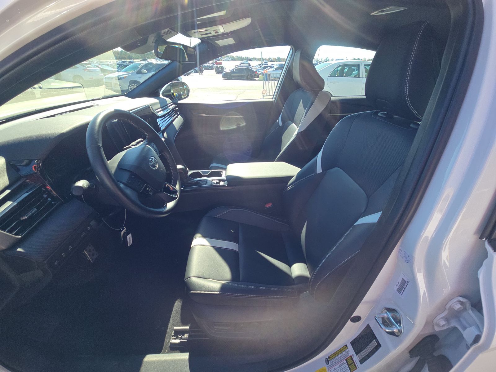 2025 Toyota Camry SE FWD