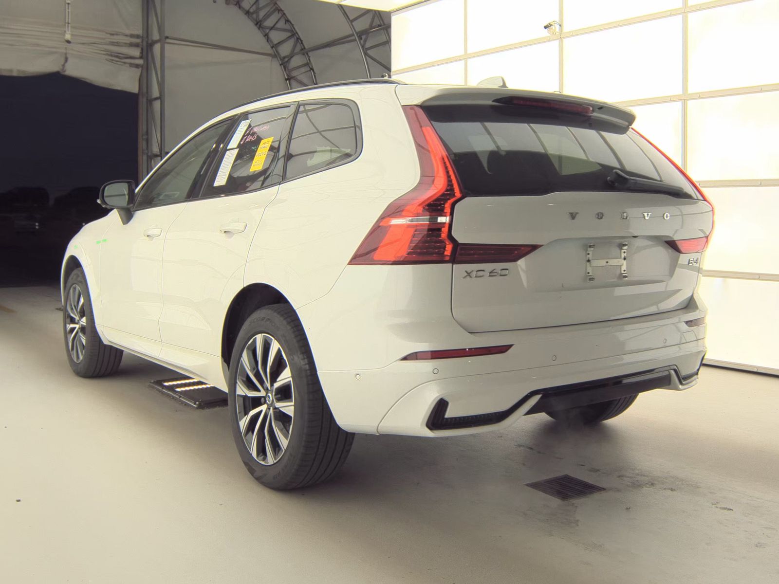 2025 Volvo XC60 B5 Plus AWD