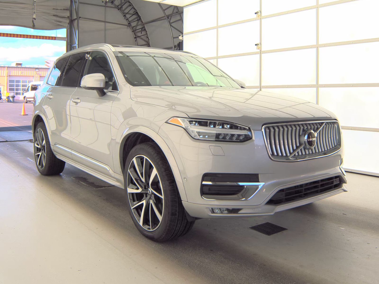 2024 Volvo XC90 B5 Plus AWD