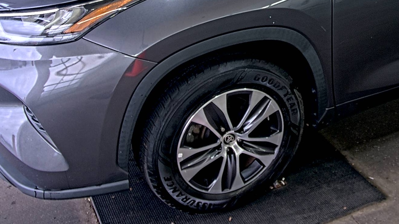 2020 Toyota Highlander XLE FWD