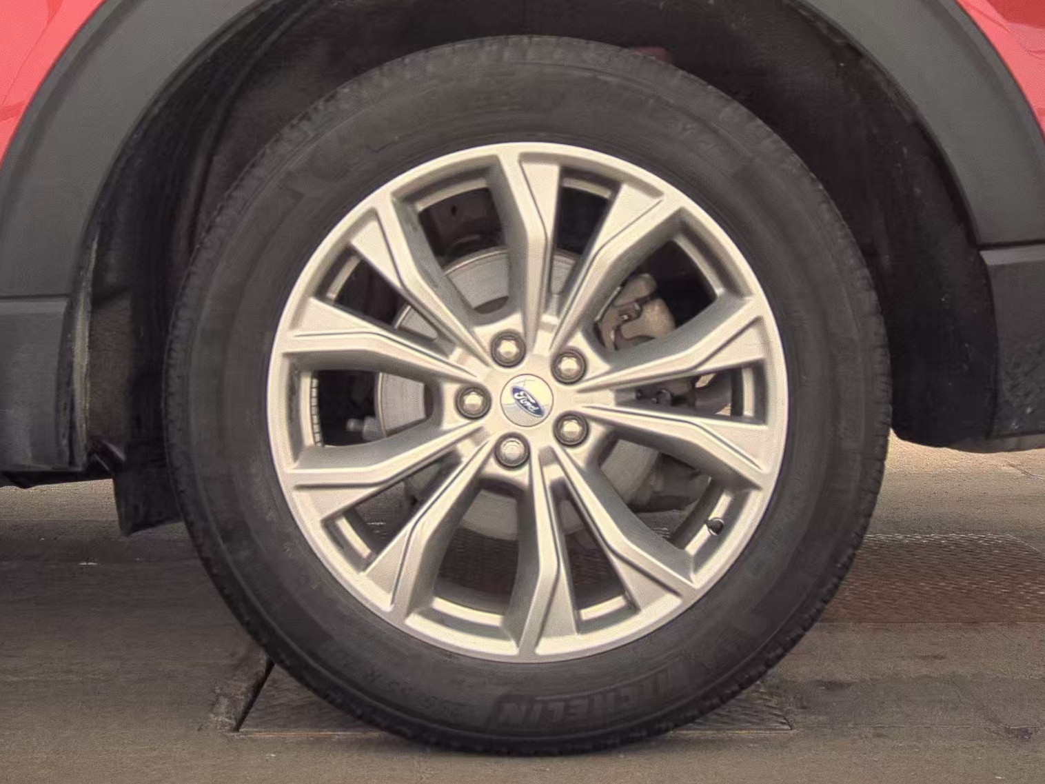 2023 Ford Explorer XLT AWD