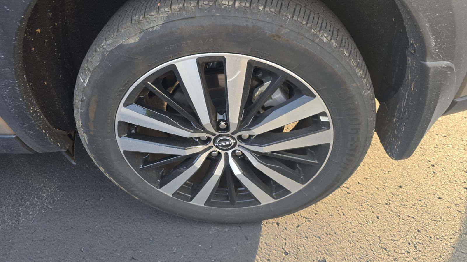 2024 Nissan Pathfinder Platinum FWD