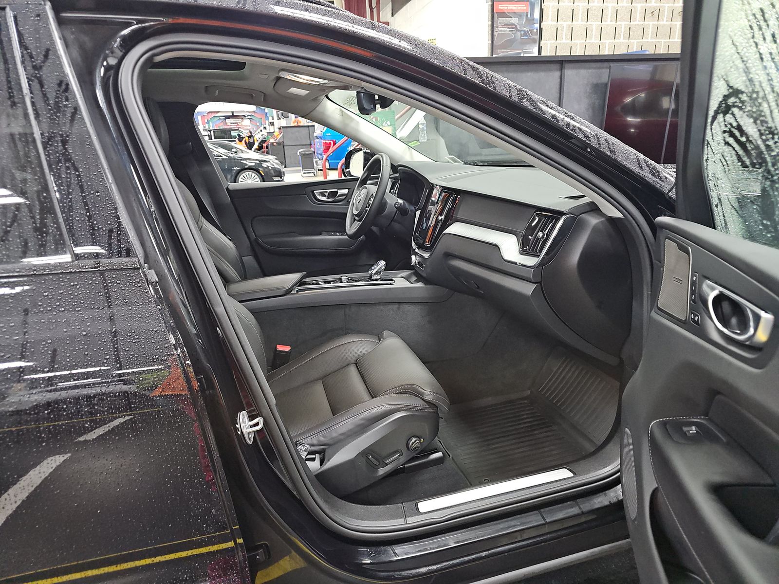 2025 Volvo XC60 B5 Ultra AWD