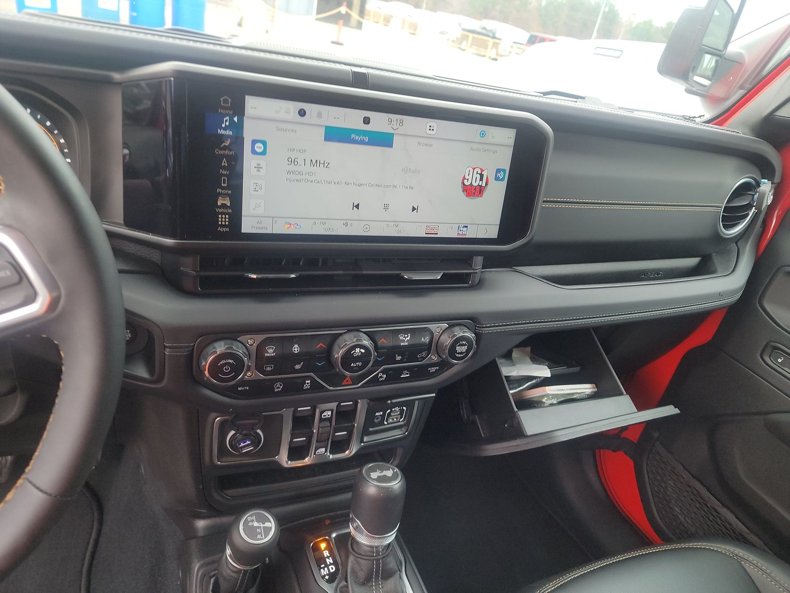 2024 Jeep Wrangler Sahara AWD