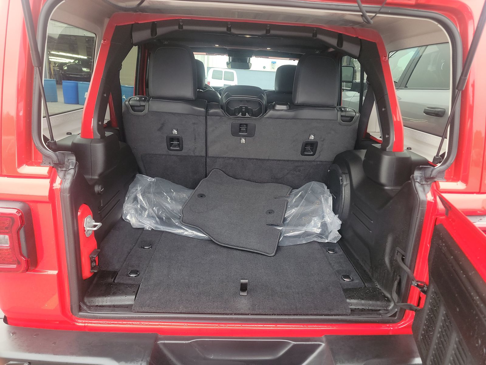 2024 Jeep Wrangler Sahara AWD