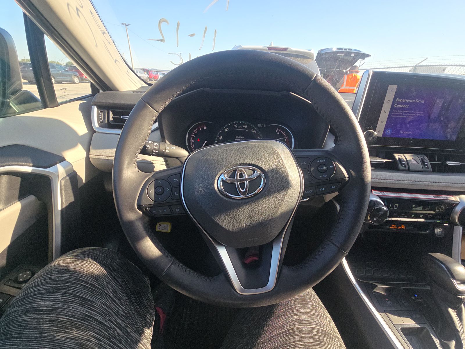 2025 Toyota RAV4 XLE Premium FWD