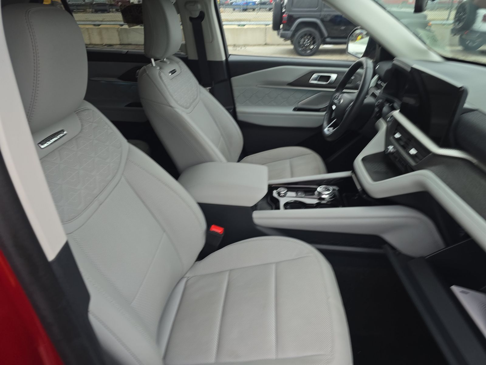 2025 Ford Explorer Platinum AWD