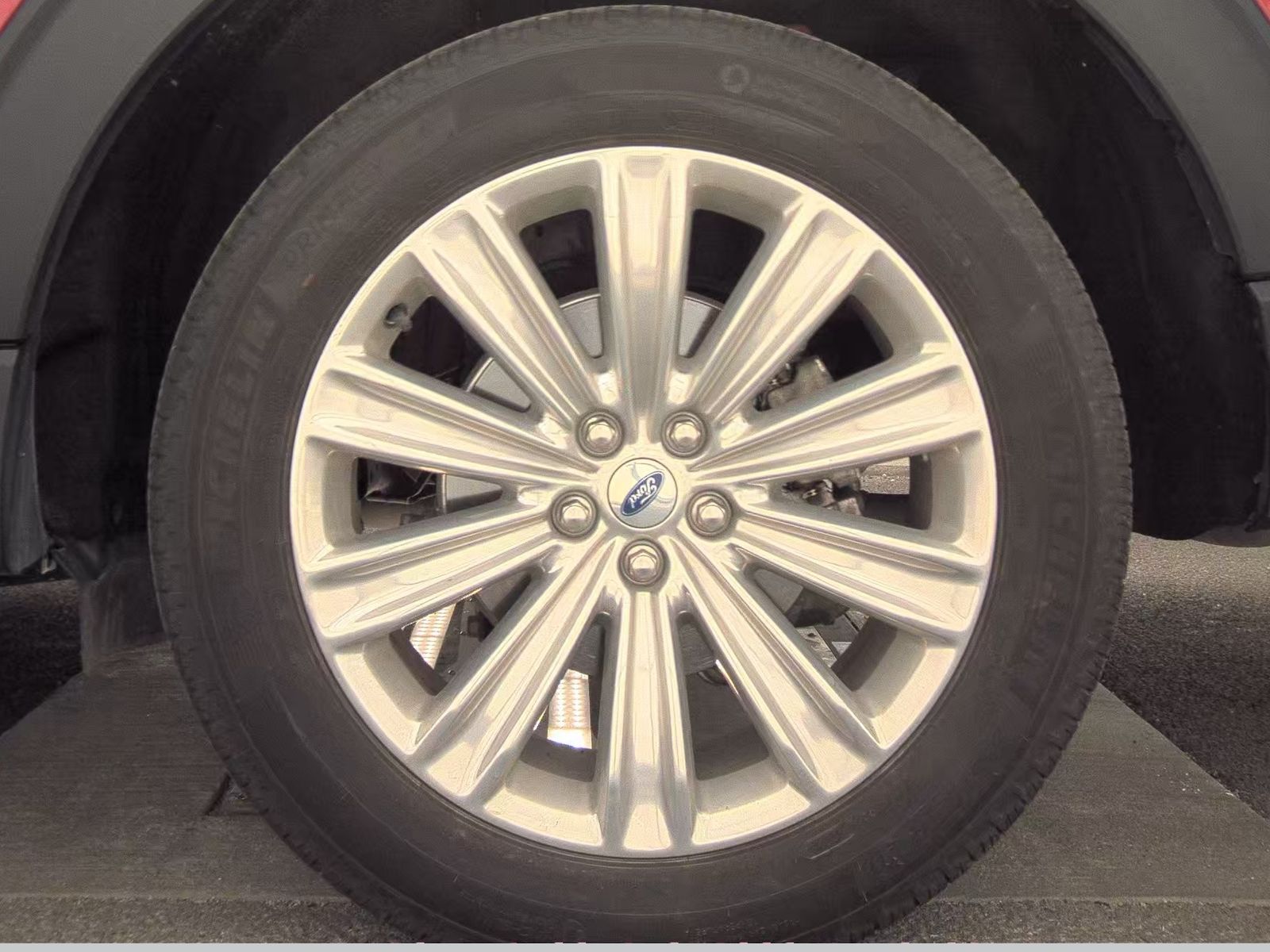 2025 Ford Explorer Platinum AWD