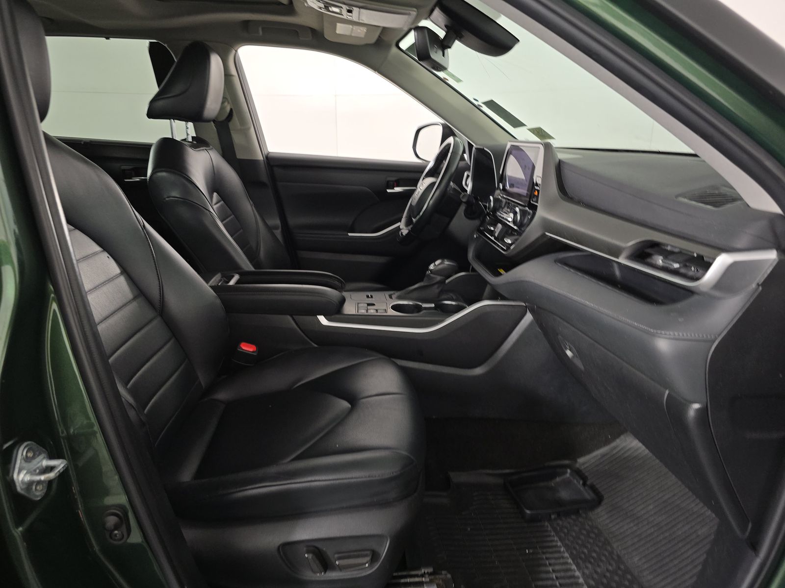 2023 Toyota Highlander XLE FWD