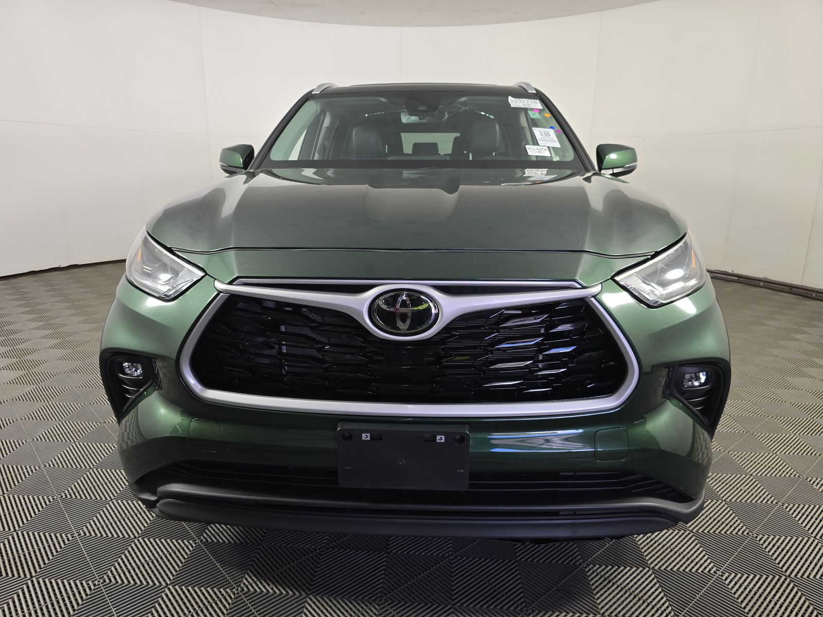 2023 Toyota Highlander XLE FWD