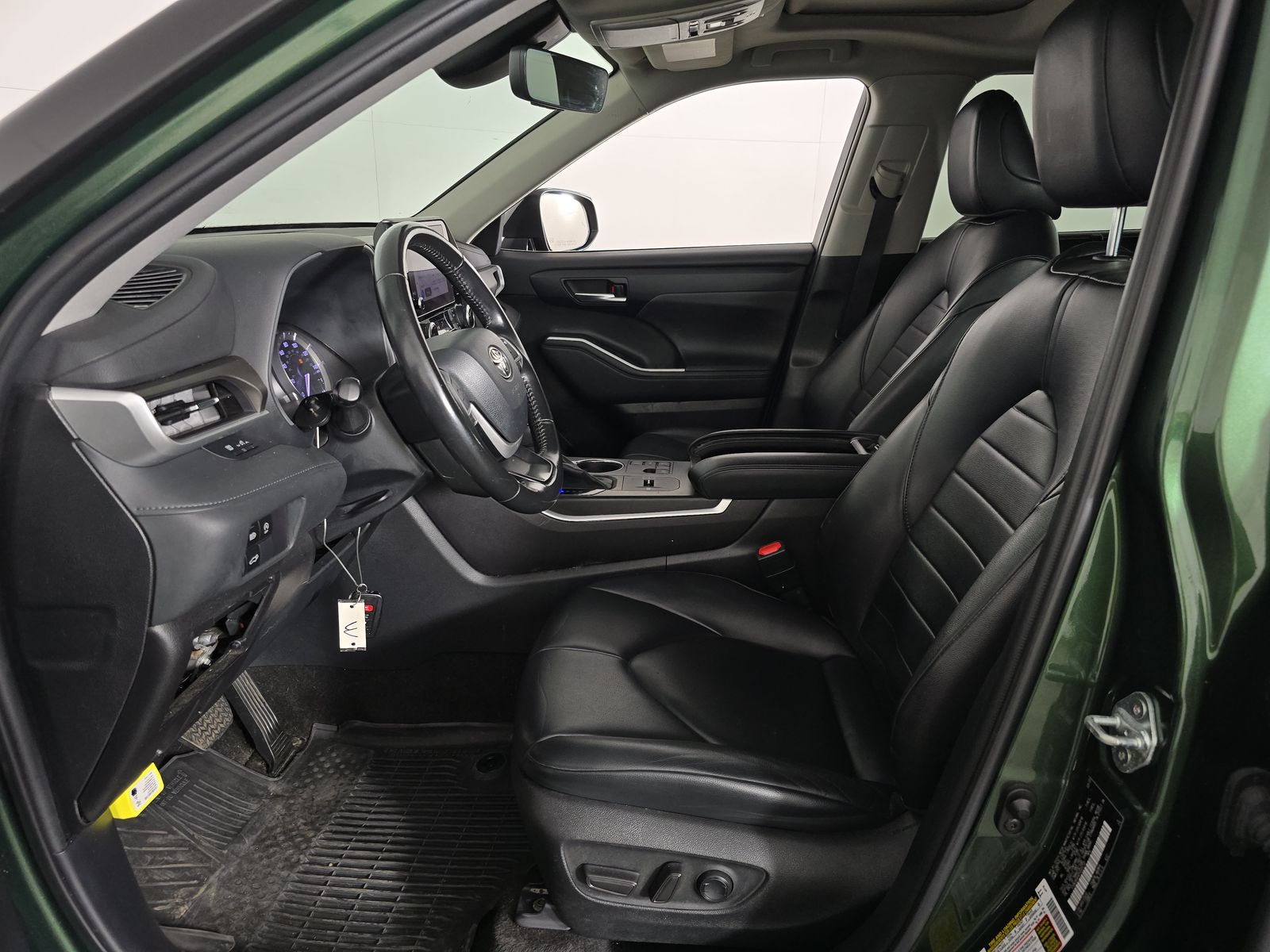 2023 Toyota Highlander XLE FWD