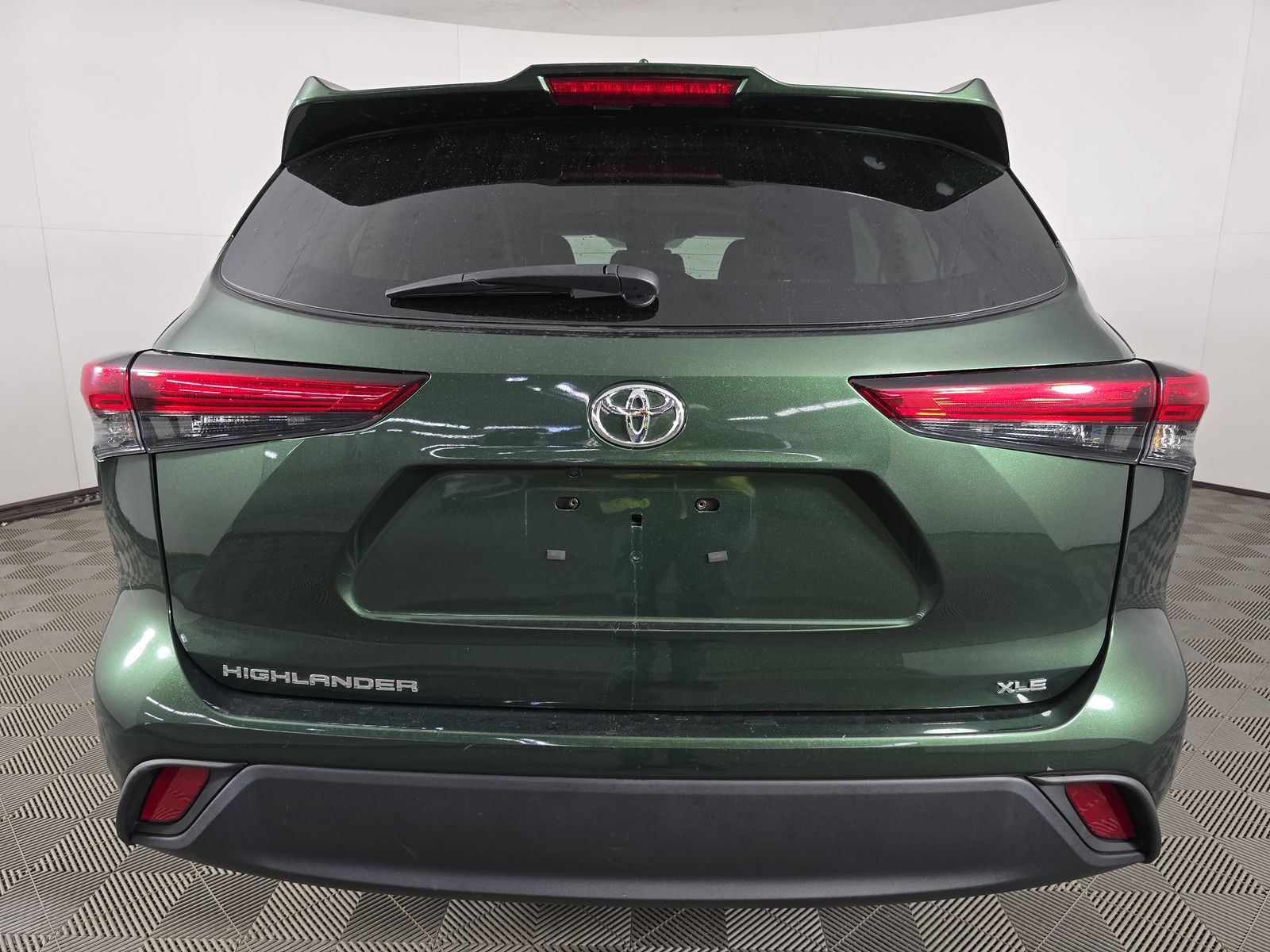 2023 Toyota Highlander XLE FWD