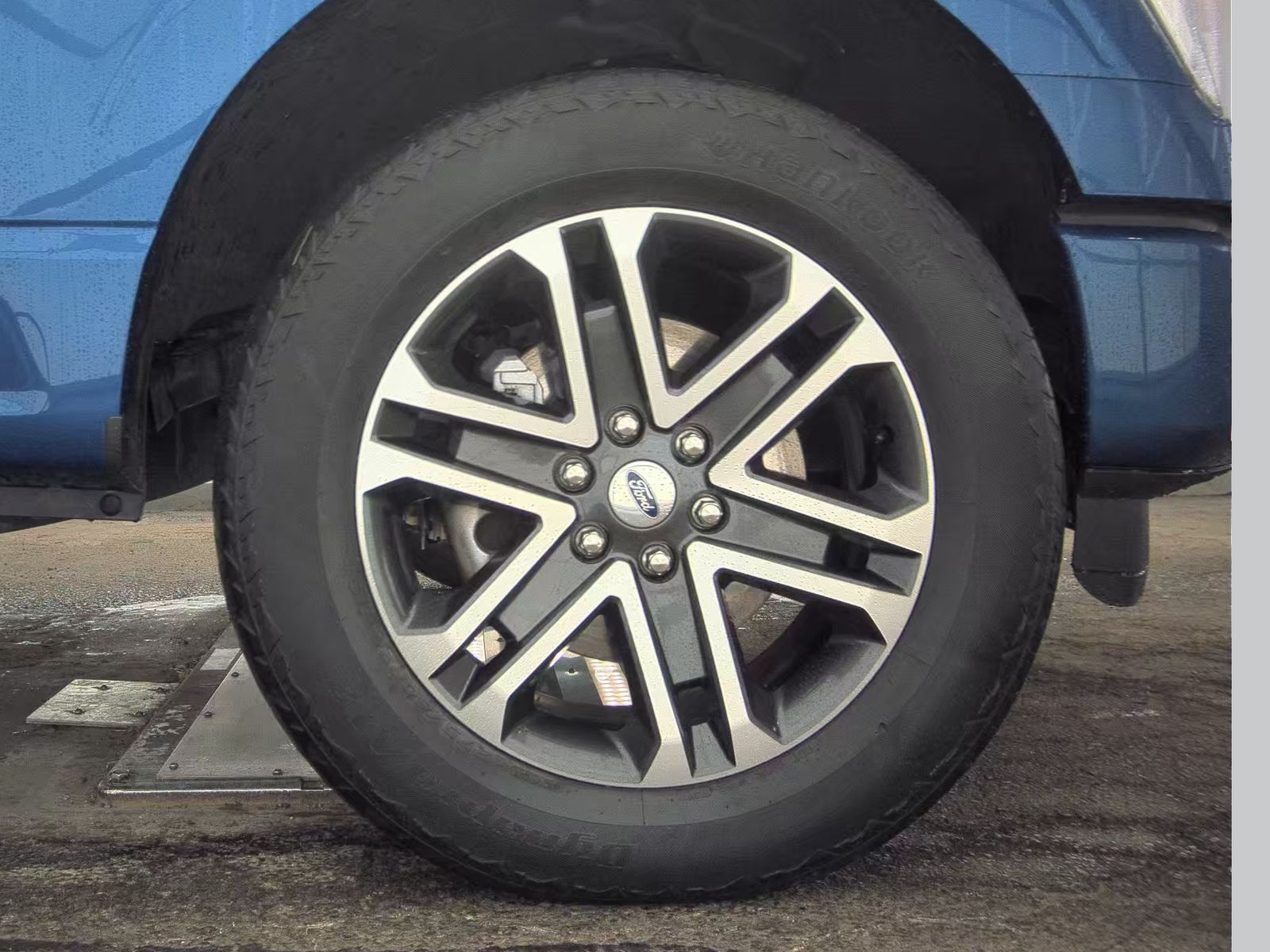 2022 Ford F-150 XL AWD