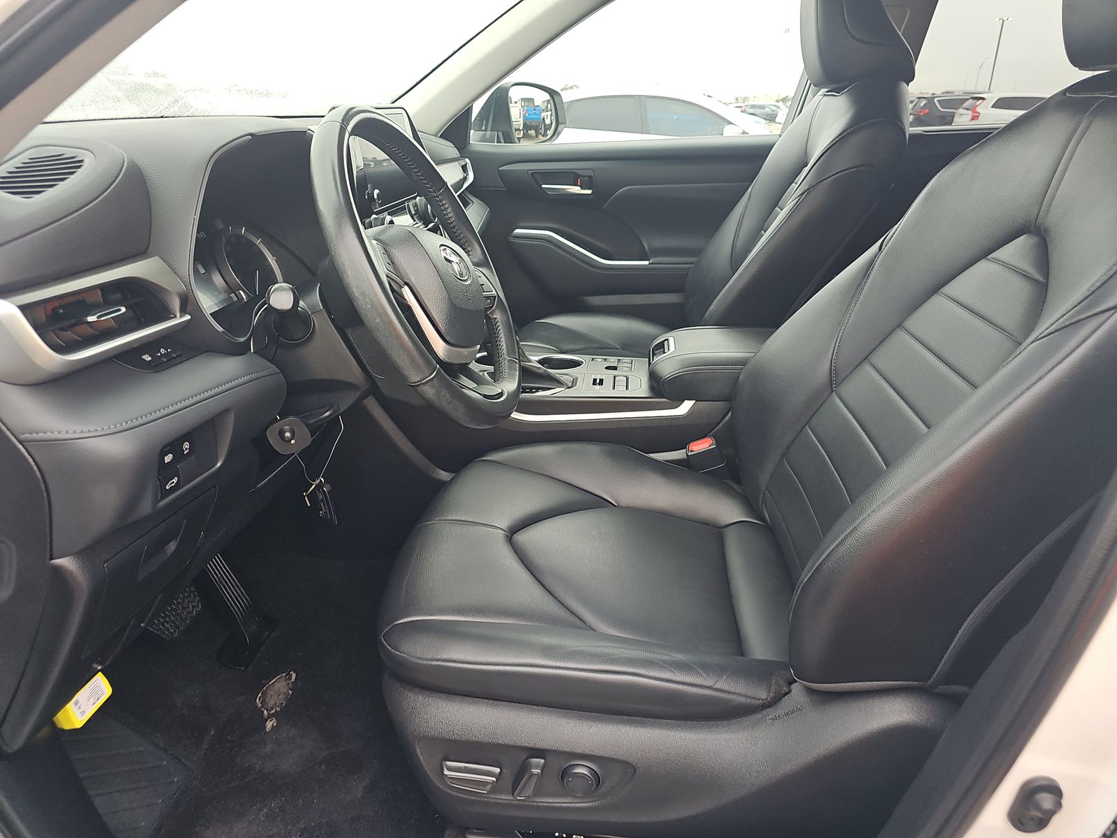 2023 Toyota Highlander XLE AWD