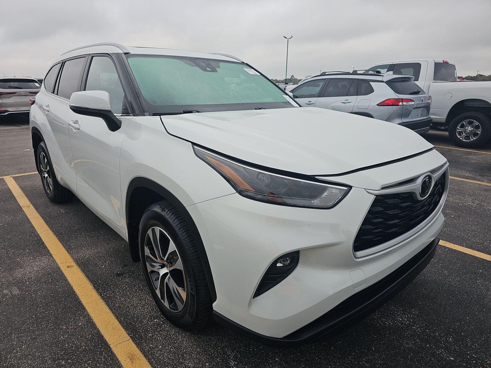 2023 Toyota Highlander XLE AWD